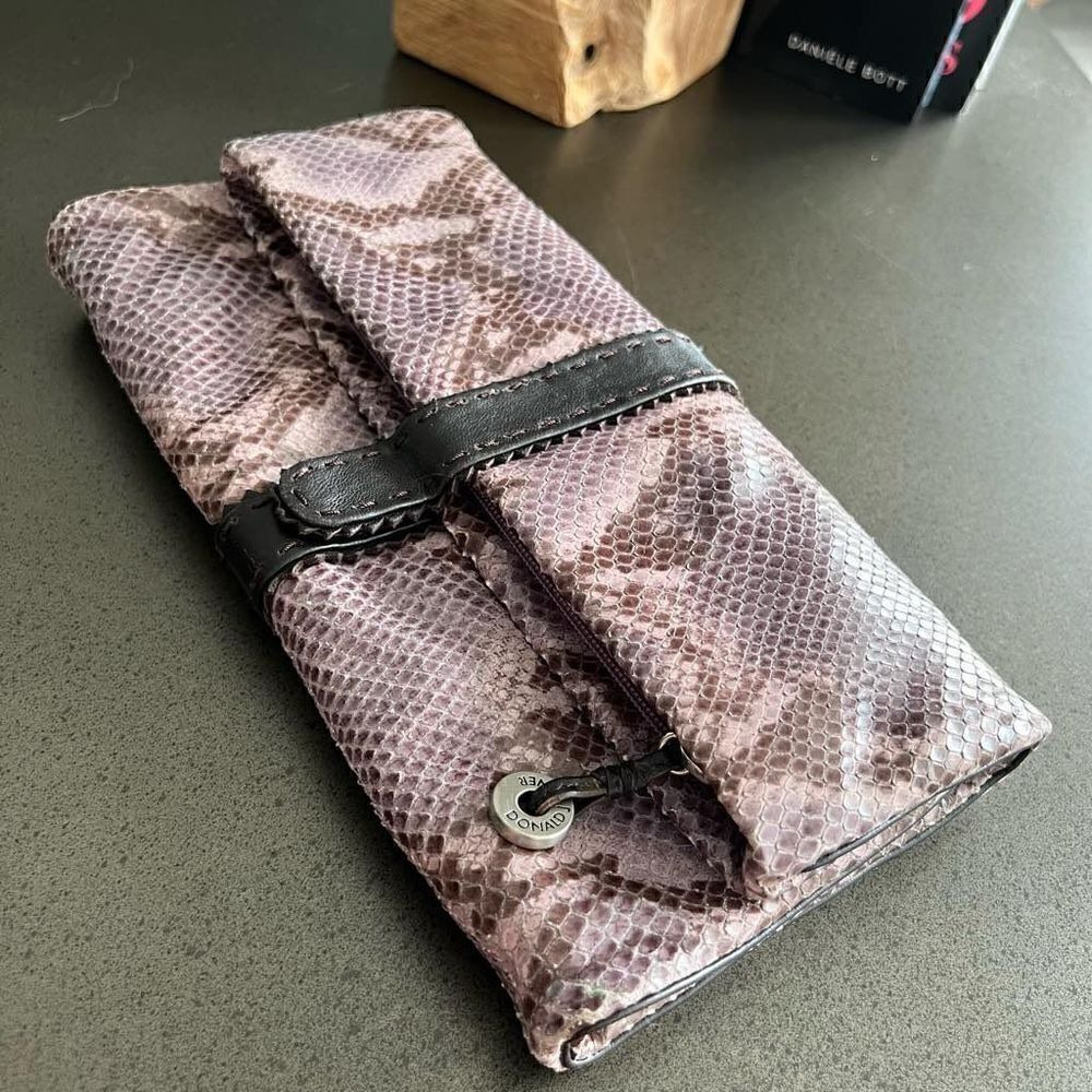 DONALD PLINER Black Snakeskin Leather Color Brown And Purple Lined Clutch Purs